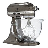 This appealingly retro stand mixer is a kitchen essential for the serious home cook. With 10 speed settings and a tilt-back mixer head for easy access to the 5-qt. work bowl.