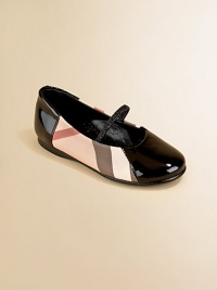 An elastic strap keeps her little feet in place in this stylish pair of patent leather flats with iconic nova check design.Slip-on with elastic strap77% PVC/23% cotton upperLeather liningSynthetic solePadded insoleImported