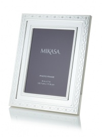 Mikasa Infinity Band Picture Frame with Cream Velvet Backing, 5 x 7