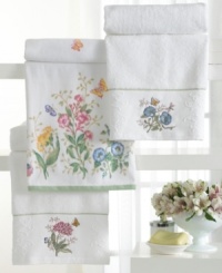 Elegant yet whimsical, the Butterfly Meadow fingertip towels are woven with the grace and style you can expect from Lenox. Inspired by dinnerware, these towels have a design created by artist Louise LeLuyer.