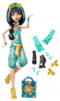 Monster High Cleo De Nile Doll & Shoe Collection