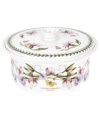 More than pretty, this covered casserole transitions brilliantly from oven to table and has everything you love – colorful blooms, triple-leaf accents – about Portmeirion's Botanic Garden dinnerware.