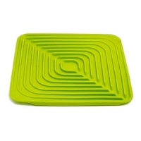 Showcasing a bold, bright color and concentric design, Joseph Joseph's folding draining mat is designed to channel water efficiently and quickly while protecting glasses and dishware. The folding design makes it easy to remove excess water.