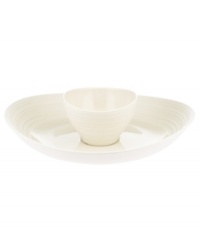 Evoking the natural exuberance of thrown pottery, the Mikasa Swirl chip 'n dip brings unfussy elegance to your table in classic stoneware. Oversized for generous portions, shown back.