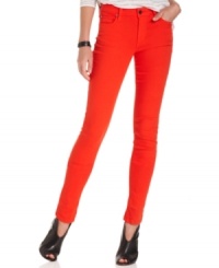 In a red wash, these Else Jeans skinny jeans are a hot fall must-have!