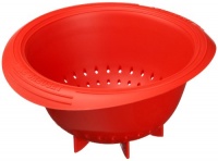 Le Creuset Silicone 1-Quart Berry Colander, Cherry