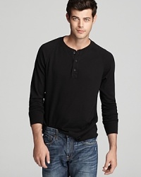 This soft and mellow henley does the trick when you need a casual tee that has rugged appeal.