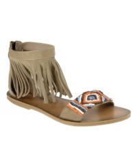 Dirty Laundry's Baili flat sandals are hardly on the fringe of style. With a beaded vamp and detail at the ankle, they are just the thing to heat up summer!