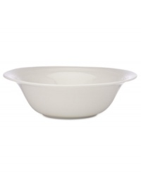 Family-style pastas or savory stews will look ravishing in this clean, handsome serving bowl. Fresh and understated, this collection features a pure white glaze and elegant modern lines that evoke winter's snow-capped slopes.