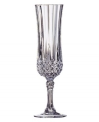 A fine vintage. Reminiscent of the most ornate jewelry of the Gilded Age, these Diamax champagne flutes are cut in crystal-clear glass with popular Longchamps styling. This set of toasting flutes is the perfect way to add a little decadence to any occasion.