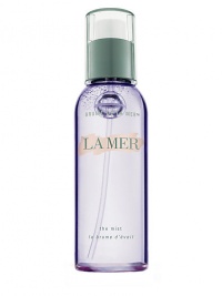 La Mer's exclusive Deconstructed Waters in this refreshing mist help to heal, hydrate, rebalance and revive lethargic skin. Marine and botanical extracts soothe surface irritations and gently relax dry lines to restore skin's appearance. Also recommended for men after shaving. 4.2 oz. 