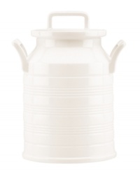 From farm to table, this Milk Can canister acts as both storage and decoration for country-style kitchens. Subtle detailing echoes the ringed Tin Can Alley dinnerware motif in creamy white porcelain.