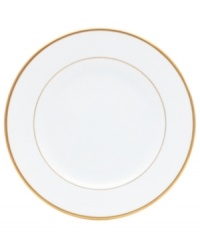 Serve special meals on this simply beautiful gold-rimmed bread & butter plate and make dining at home feel like a four-star affair.