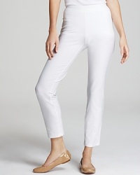 The smart ankle-length silhouette of these Eileen Fisher pants lends endless versatility to your new-season wardrobe.