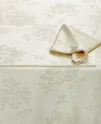 A pretty sheen and tonal florals in soft ivory make these Dinner Party napkins an elegant addition to any formal table setting.