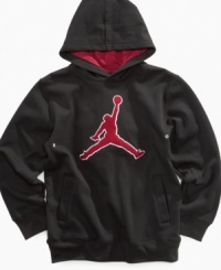 Keep warm & keep it happening. Nike pullover Jordan hoodie with side pockets.