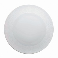 This classic design from Rosenthal now features a new series of graphics which follow the contours of each item, thus emphasizing its shape. The designs take on the theme of structure by playing with the contrast between matte and glossy surfaces- an idea that Walter Gropius himself pursued in his first design.