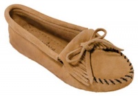 Minnetonka Women's Kilty Suede Moc Softsole Moccasins