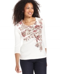 Karen Scott's petite floral print tee offers comfort and style! Pair with your favorite jeans for a complete look.