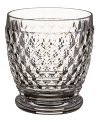 Serve your cocktails in style with the Boston Double Old-Fashioned. Multiple and brilliantly faceted cuts capture and refract the light, creating a unique diamond-shaped pattern. The distinctive stem features a bubble accent.