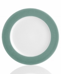 Make everyday meals a little more fun with mix-and-match dinnerware from Noritake. With clean, modern dinner plates dressed in two contrasting hues-one glazed, one matte- you can create a tabletop with endless possibilities.