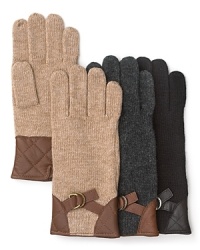 With a quilted leather cuff and buckle, these Lauren Ralph Lauren knit gloves are infused with equestrian-inspired charm.