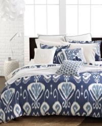 Sail off to sleep with this Echo Bansuri decorative pillow, featuring calming shades of blue and white, all-over geometric embroidery and zipper closure.