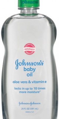 Johnson's Baby Oil, Aloe Vera and Vitamin E, 20 Ounce (Pack of 2)