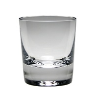 Classically elegant essentials for any home bar, William Yeoward's crystal shot tumblers are perfect for shots and mixers.