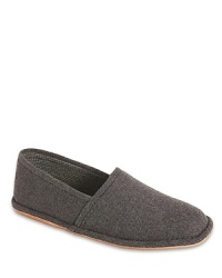 A soft slipper in flannel and velour gives your feet much needed comfort after a long day.