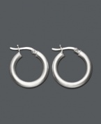 Round out your look in a style staple. Giani Bernini's small hoop earrings feature a click backing in polished sterling silver. Approximate diameter: 3/4 inch.