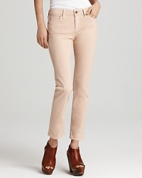 Skinny Vince jeans in a neutral hue are the perfect substitute for ubiquitous blue denim, while the cropped silhouette readies your wardrobe for springtime.