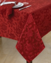 All-in-one elegance. With a tablecloth and napkins to match, this Dinner Party Noel set is the perfect foundation for holiday feasts. Featuring machine washable fabric with a pretty red sheen and classic florals.