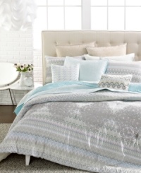 The Laurel Rose quilted sham from Home by Steve Madden transforms your bed into a modern work of art with an allover floral pattern and flat piping trim.