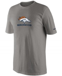 From the pre-game to after-party, show off your Denver Broncos pride in this NFL football t-shirt from Nike.