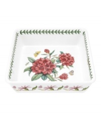 More than pretty, this square baker transitions brilliantly from oven to table and has everything you love – colorful blooms, triple-leaf accents – about Portmeirion's Botanic Garden dinnerware.