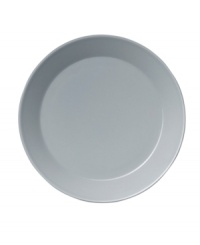 With a minimalist design and unparalleled durability, Teema dinner plates make preparing and serving meals a cinch. Featuring a sleek, angled edge in glossy gray porcelain by Kaj Franck for Iittala.