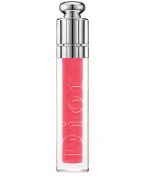 Lights, camera, lips-straight from the runway, new Dior Addict Ultra-Gloss features a featherweight formula with a flash-plumping, spotlight shine effect. Hyaluronic spheres keep lips smooth and moisturized, while mirror-like micropearls reflect light in all directions for a dazzling finish.