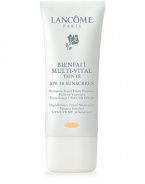 Introducing Lancome's first SPF 30 Tinted Moisturizer with anti-oxidant protection plus natural, even coverage for a visibly flawless result.VITAMIN ENRICHED HYDRATION 24 hour nourishing moisture for ideal hydration without a greasy feel.COMPREHENSIVE PROTECTION Broad spectrum UVA/UVB SPF 30 sunscreen plus anti-oxidant protection.NATURAL PERFECTION The lightweight tinted formula gives moderate, natural coverage for a healthy hint of color.