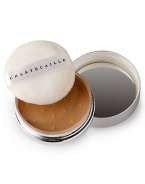 TALC-FREE LOOSE POWDER is a virtually weightless, silky powder whose remarkable clarity is the result of advanced technology. An exclusive technique coats tiny pigment particles with beneficial natural ingredients and light-reflective particles. Mica and sericites replace potentially drying talc for a translucent and delicately matte finish.