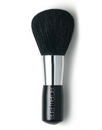 Accentuates a natural tan with full, round bristles to evenly distribute colour for a smooth, even finish. Perfectly sized and shaped for the application of bronzing powder as well as shimmer loose setting powder. Softly dab brush into product and tap off excess. Dust product over high portions of face for a natural sun-kissed look. 