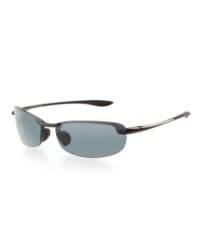 Crafted with +1.5 magnification, the Maui Jim Makaha reader features an invisible polycarbonate-encased bi-focal, positioned to optimize views near and far. The lens is polarized and offers glare and UV protection.