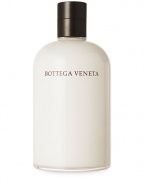 Bottega Veneta, the first fragrance for women, now available in a body lotion. A complex fragrance woven harmoniously with notes of bergamot, jasmine, plum, patchouli, oak moss, and leather accord for an intriguing and sensuous woman. 6.7 oz.