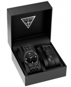 Keep your style fresh with this casually stylish GUESS watch boxed set.