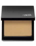 A revolutionary pressed mineral powder, Trish's Mineral Powder SPF 15 combines the power of powder, buildable coverage and sun protection all-in-one. Its natural ingredients care for your skin and are ideal for even the most sensitive skin types as the silky, weightless formula soothes skin and effectively neutralizes redness. 