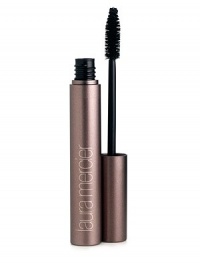 Celebrate summer fun with Laura Mercier's Under the Sun Collection. This black mascara has intense colour that lengthens and thickens lashes. Waterproof formula is flake and smudge-resistant. 