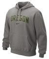 Keep warm as you root for the Oregon Ducks in this hoodie by Nike.