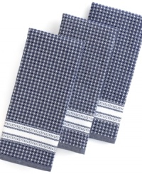 Throw in this towel & simplify the way your kitchen works. Made from a 100% cotton waffle weave, this stylish set adds a dash of color and a dose of versatility. Highly absorbent and durable, each towel is on the ready to tackle spills, messes and whatever comes the way of your busy kitchen!