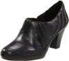 Clarks Women's Diamond Chest Pump