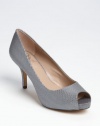 Vince Camuto Womens Kira Pump Overcast Pearl,9.5